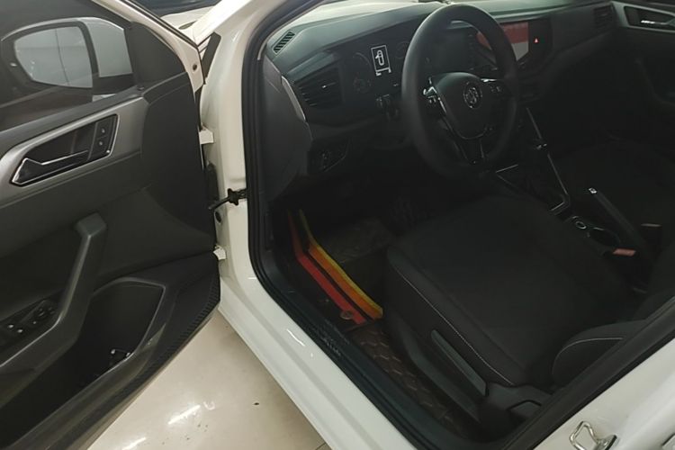 Volkswagen Polo 2020 car image #16