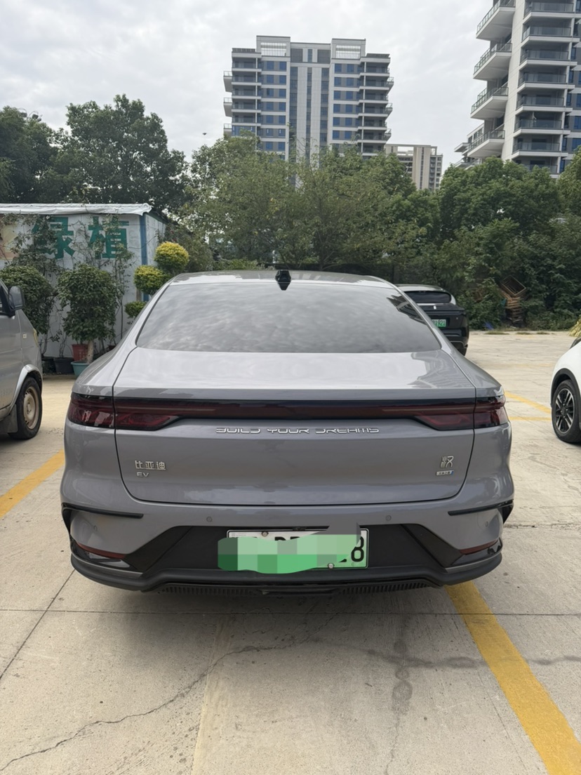 BYD Han 2025 image de voiture #7