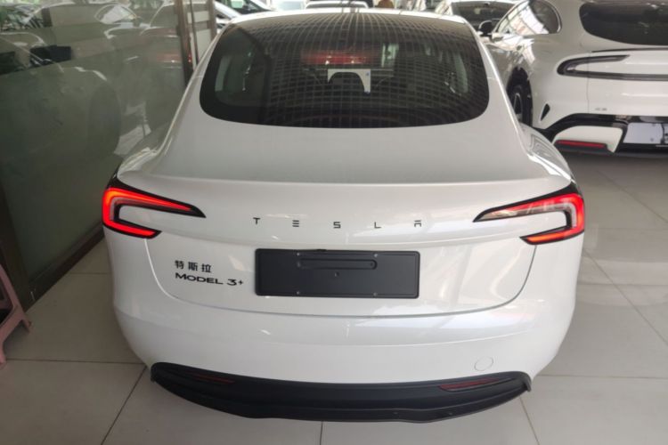 Tesla Model 3 2026 car image #6