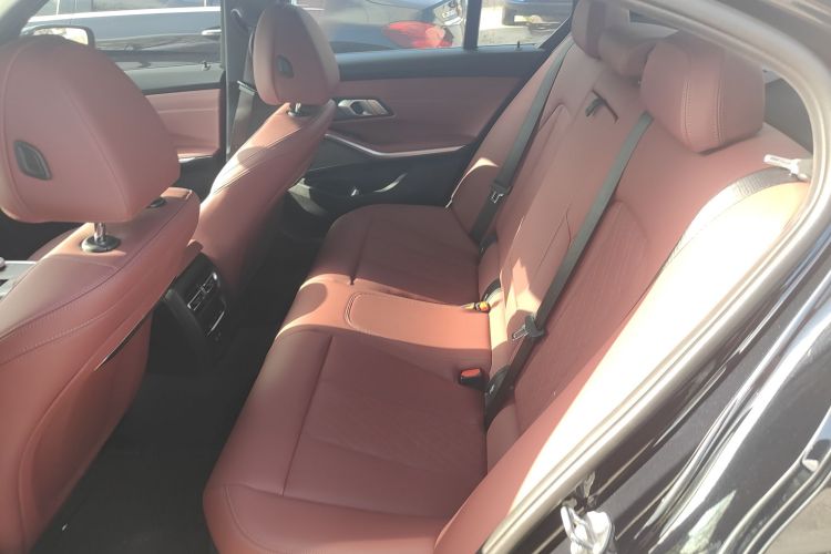 BMW 3 Series 2024 car image #17