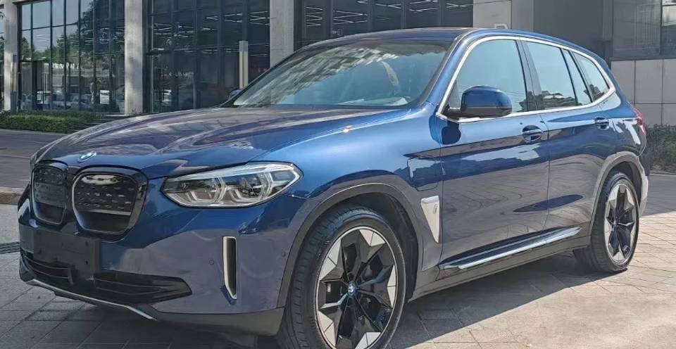 BMW iX3 2021 car image 