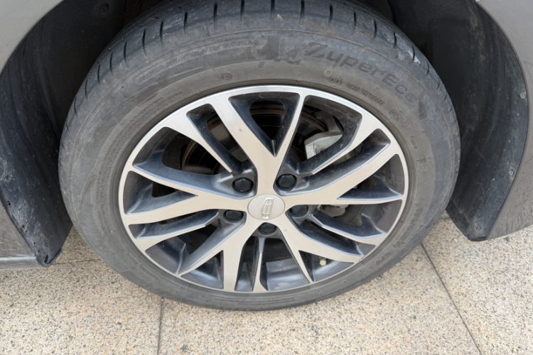 GEELY Emgrand 2024 #8 GEELY Emgrand 2024 car image #8