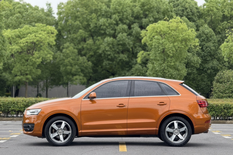 Audi Q3 2016 car image #3
