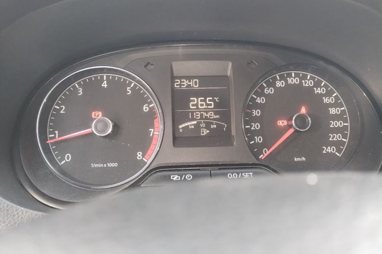 Volkswagen Polo 2015 car image #12