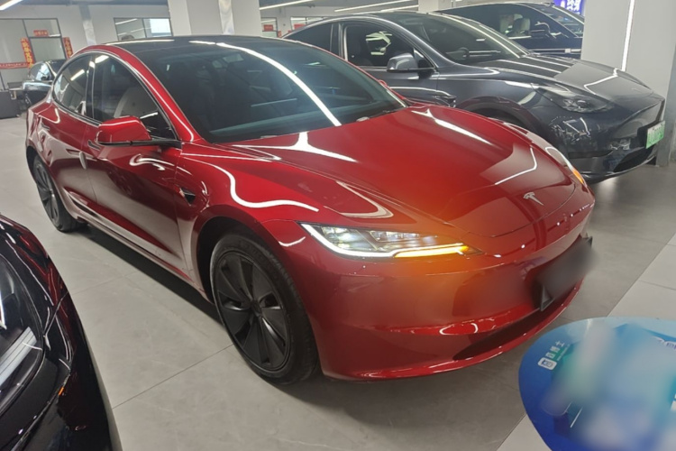 Tesla Model 3 2024 car image #4