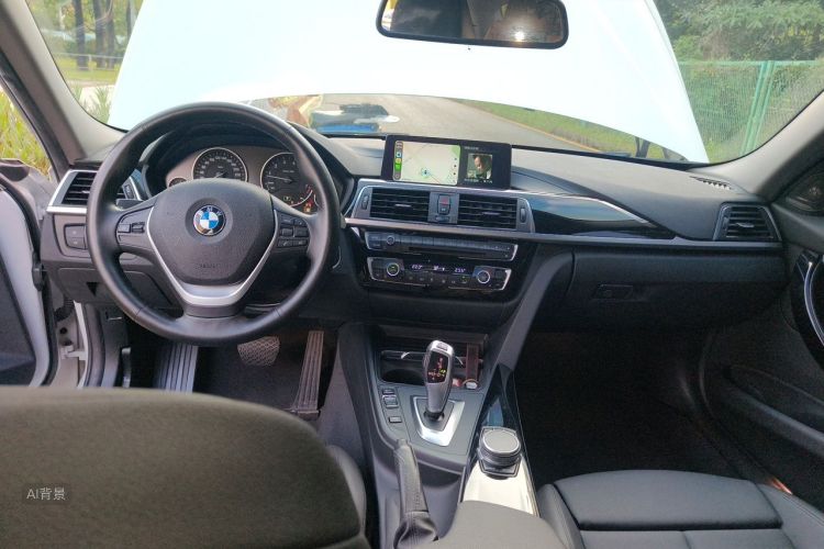 BMW 3 Series 2019 immagine di auto #11