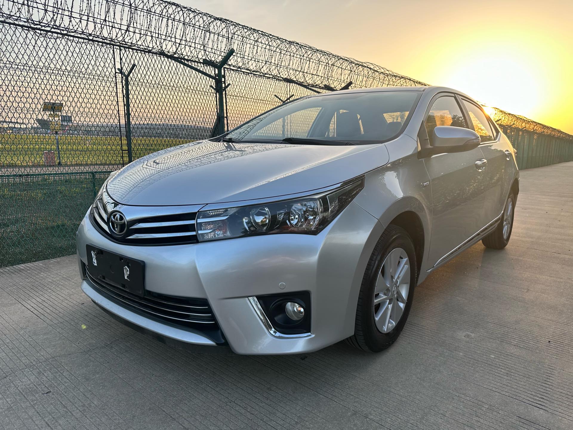 Toyota Corolla 2015 Toyota Corolla 2015 car image