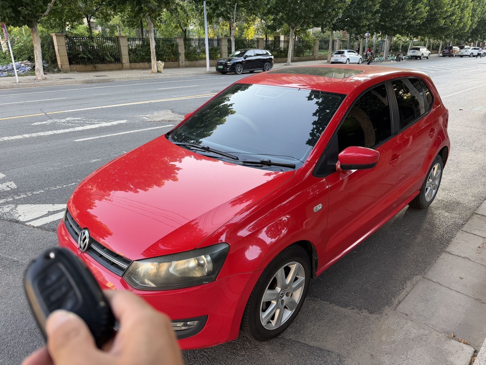 Volkswagen Polo 2011 car image 