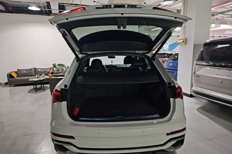 Audi Q3 2024 car image #21
