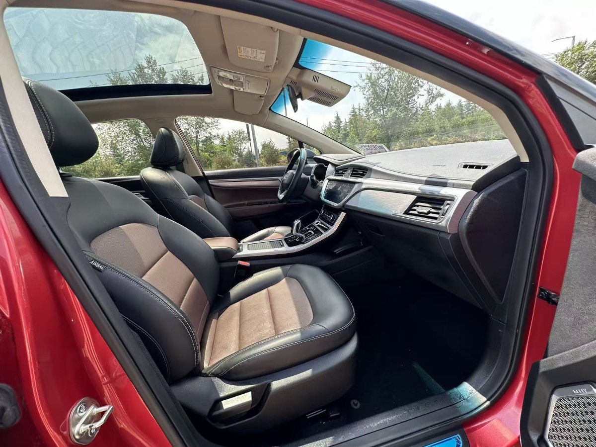 GEELY Emgrand GS 2019 imagem de carro #5