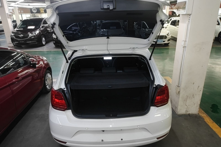 Volkswagen Polo 2019 car image #21