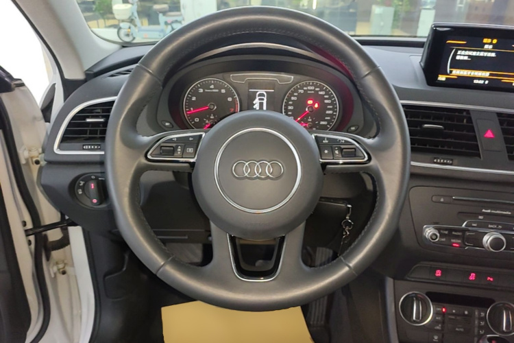 Audi Q3 2019 #11 Audi Q3 2019 car image #11