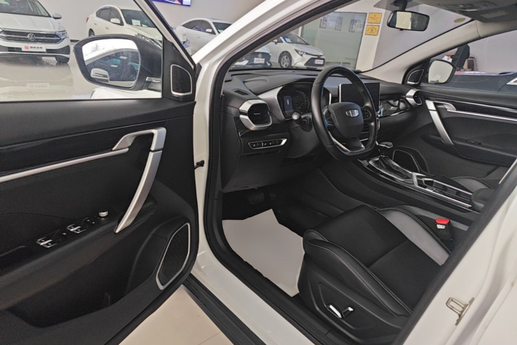 GEELY Coolray 2025 #16 GEELY Coolray 2025 car image #16