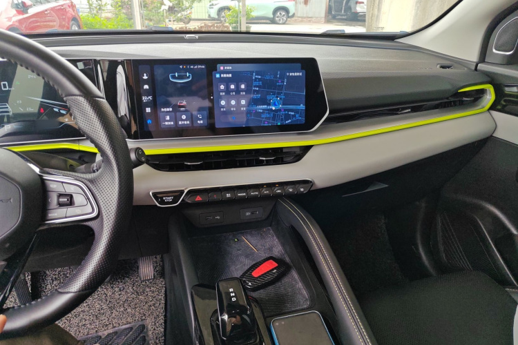 GEELY Coolray 2023 imagen de coche #11