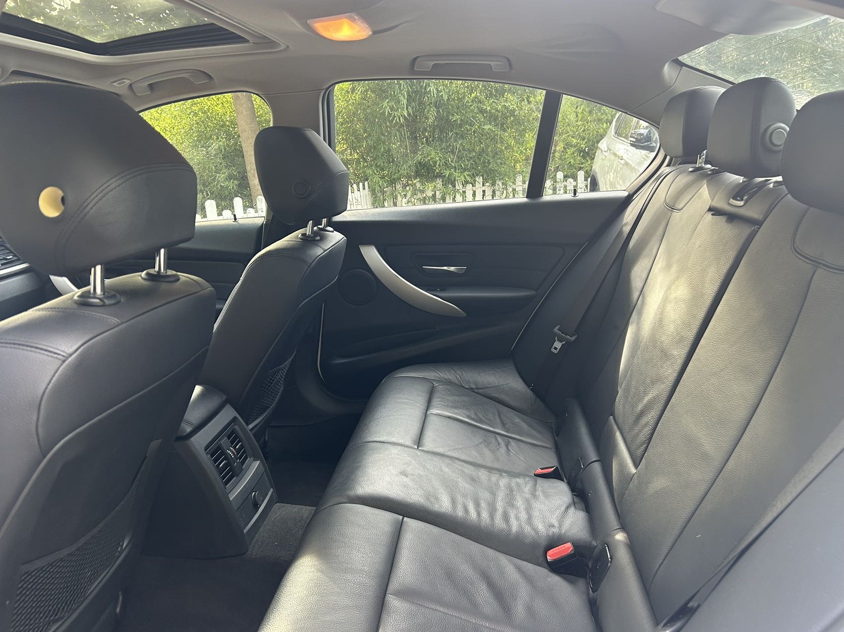BMW 3 Series 2017 #8 BMW 3 Series 2017 car image #8