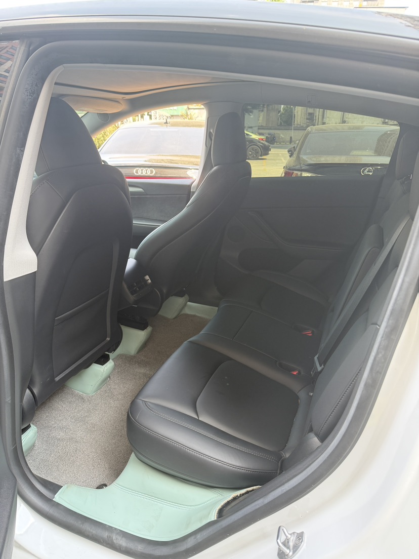 Tesla Model Y 2023 #5 Tesla Model Y 2023 car image #5