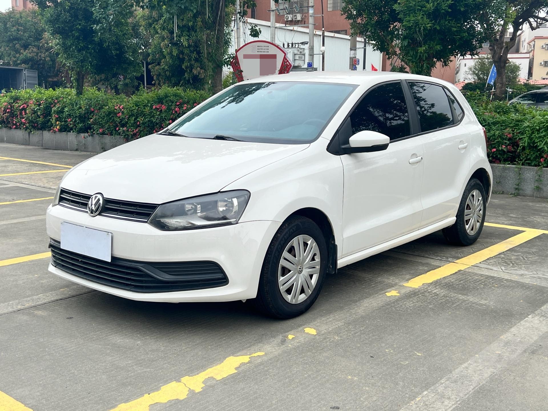 Volkswagen Polo 2017 Volkswagen Polo 2017 car image