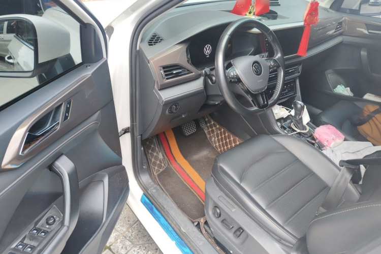 Volkswagen Tharu 2023 car image #9