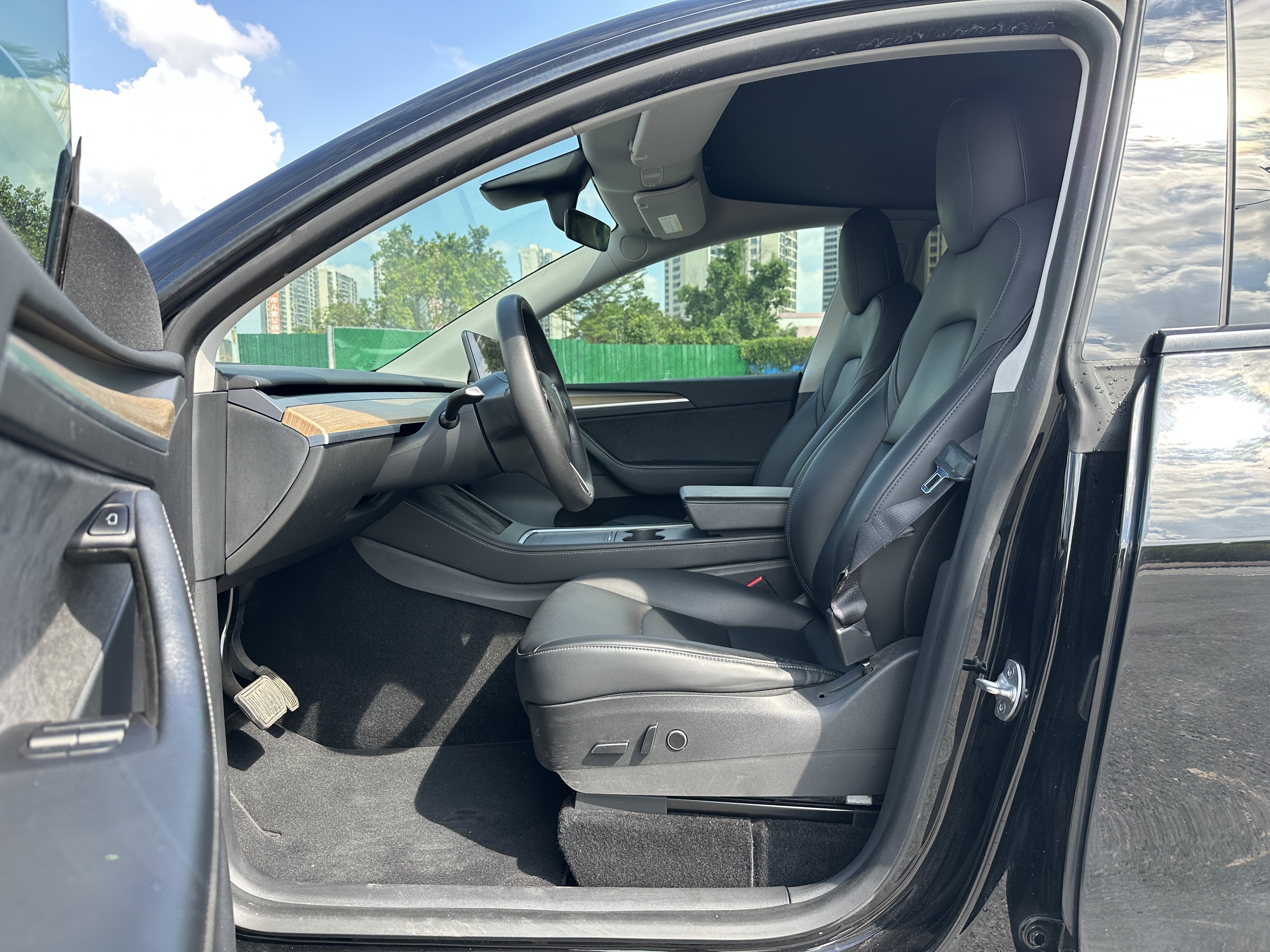 Tesla Model Y 2021 #4 Tesla Model Y 2021 car image #4