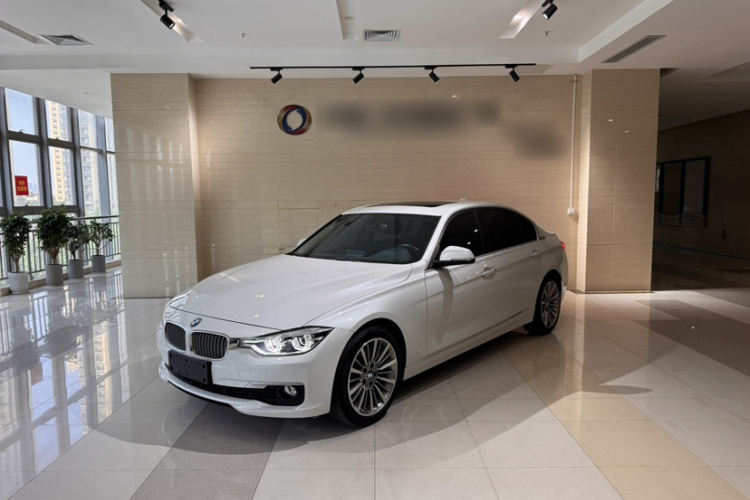 BMW 3 Series 2019 car image #2