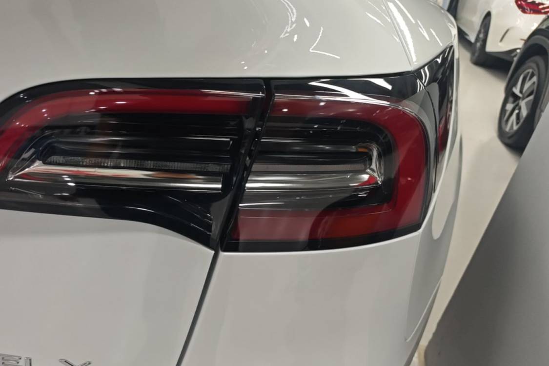 Tesla Model Y 2024 car image #7