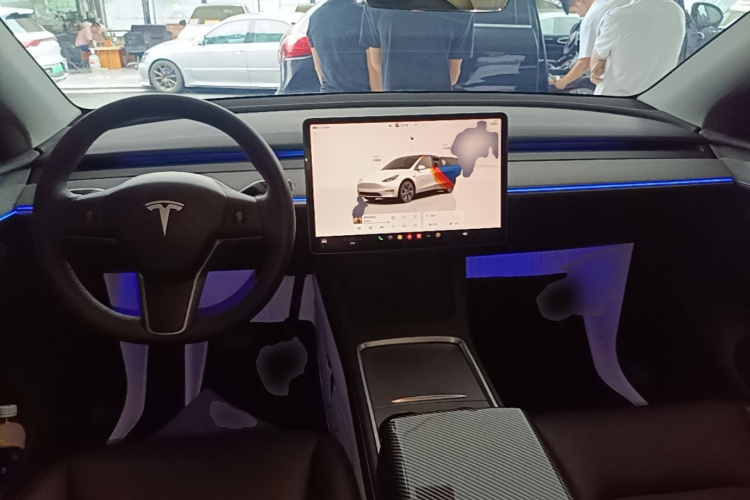 Tesla Model Y 2023 #10 Tesla Model Y 2023 car image #10