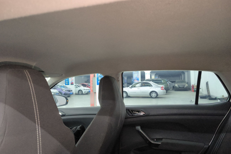 Volkswagen T-Cross 2020 immagine di auto #18