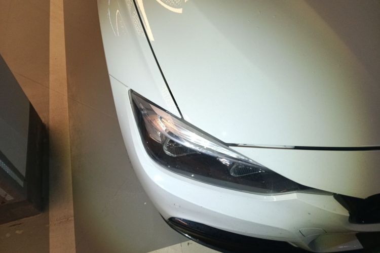 BMW 3 Series 2019 car image #8