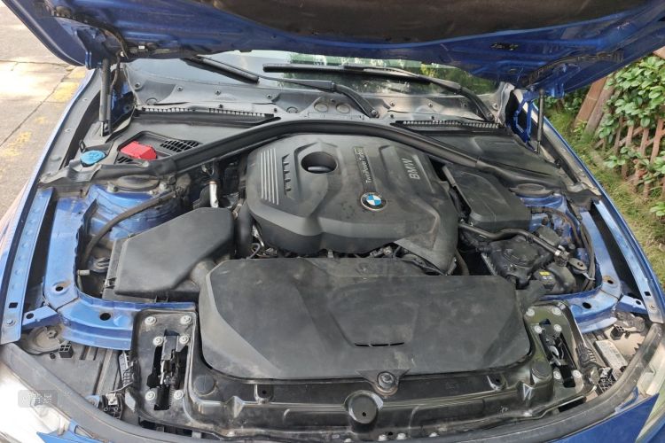 BMW 3 Series 2019 car image #22