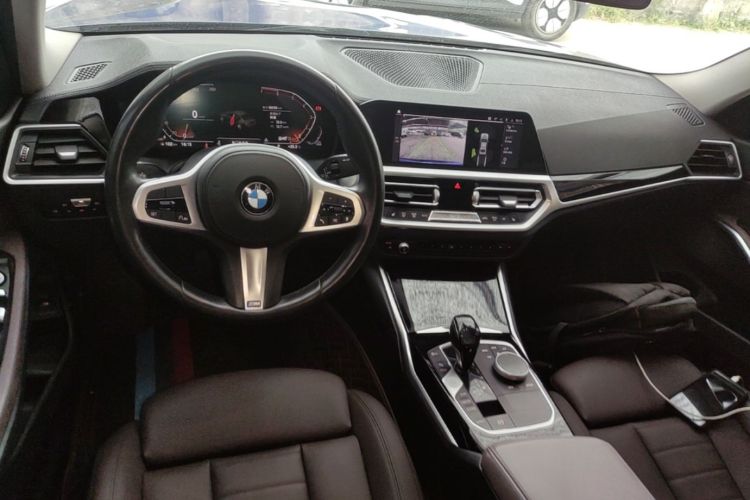 BMW 3 Series 2020 car image #11