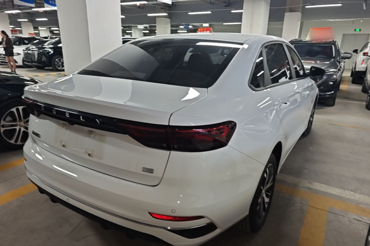 GEELY Emgrand 2025 car image #7