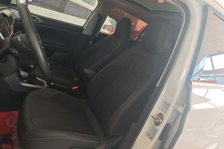 Volkswagen T-Cross 2021 #19 Volkswagen T-Cross 2021 car image #19
