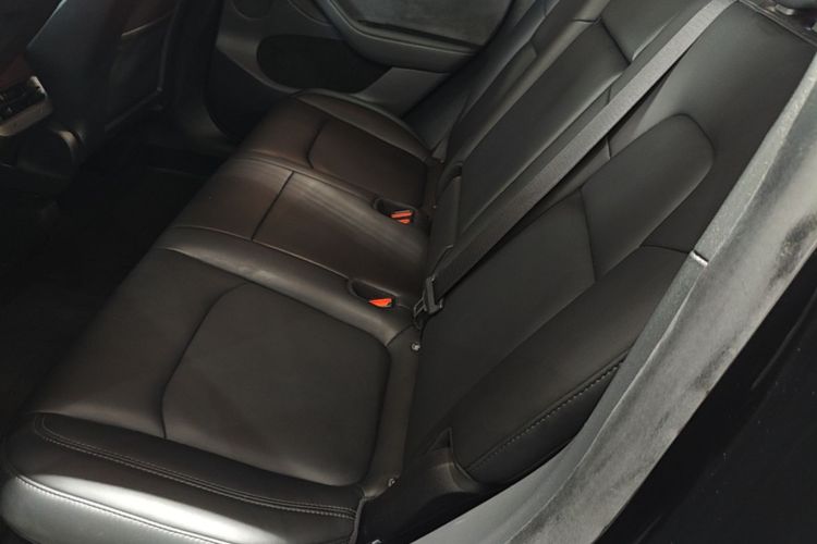 Tesla Model Y 2021 #17 Tesla Model Y 2021 car image #17