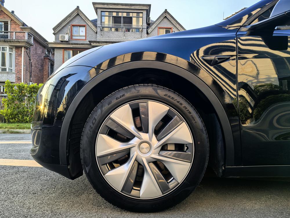 Tesla Model Y 2022 #4 Tesla Model Y 2022 car image #4