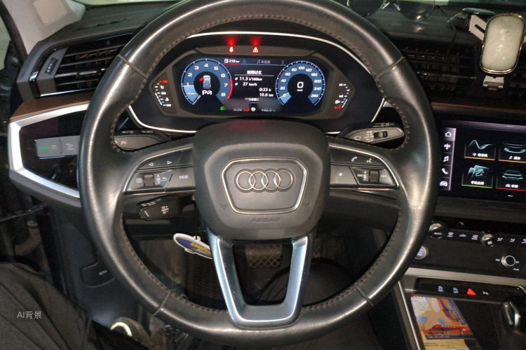 Audi Q3 2020 car image #12