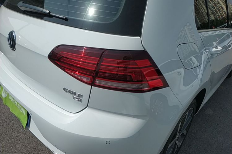 Volkswagen Golf 2020 car image #8
