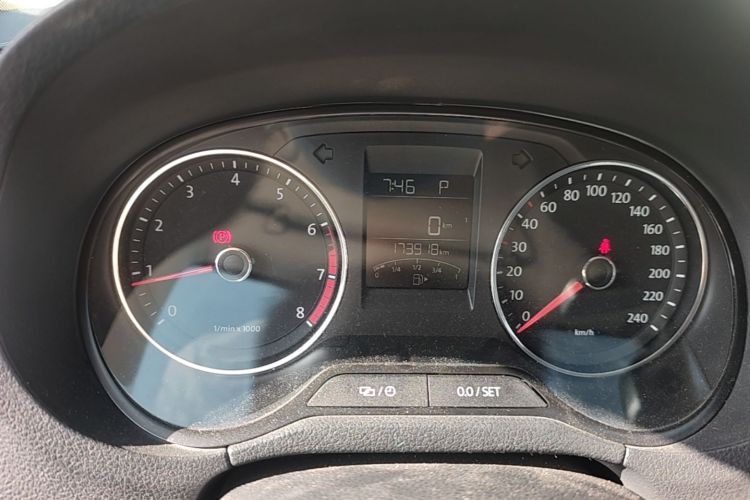 Volkswagen Polo 2016 car image #14