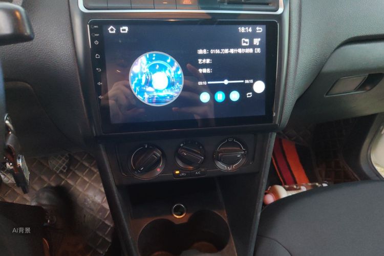 Volkswagen Polo 2015 car image #15