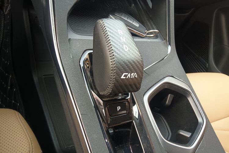 GEELY Boyue L 2024 immagine di auto #14