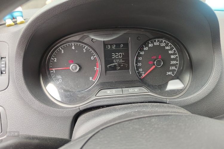 Volkswagen Polo 2019 car image #13