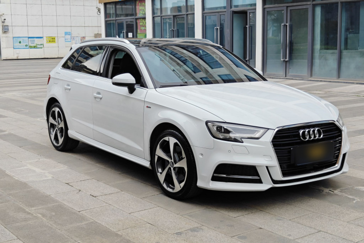 Audi A3 2017 car image #9