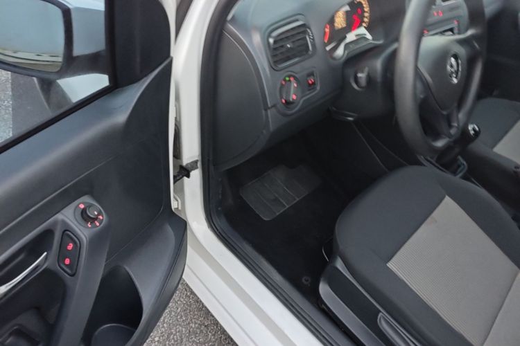 Volkswagen Polo 2016 #16 Volkswagen Polo 2016 car image #16