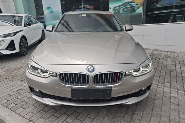 BMW 3 Series 2018 #3 BMW 3 Series 2018 car image #3
