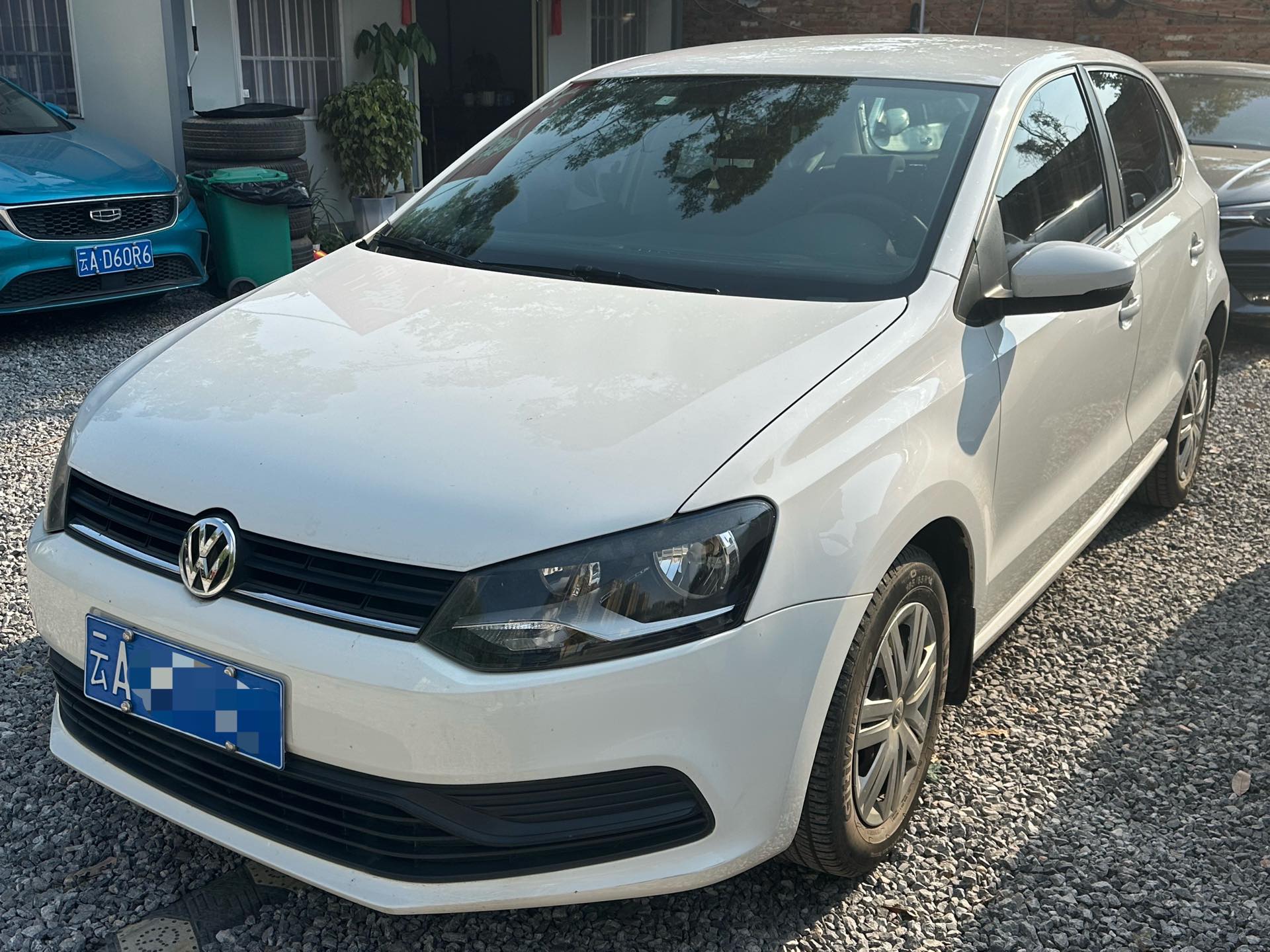 Volkswagen Polo 2016 Volkswagen Polo 2016 car image