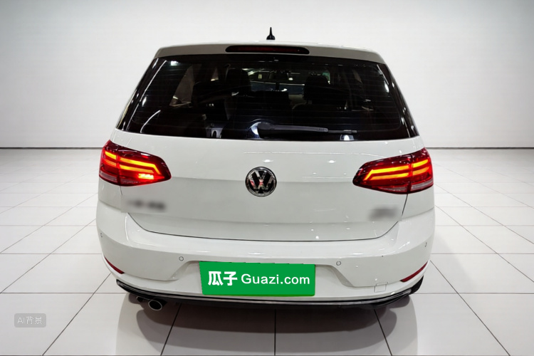 Volkswagen Golf 2019 car image #6