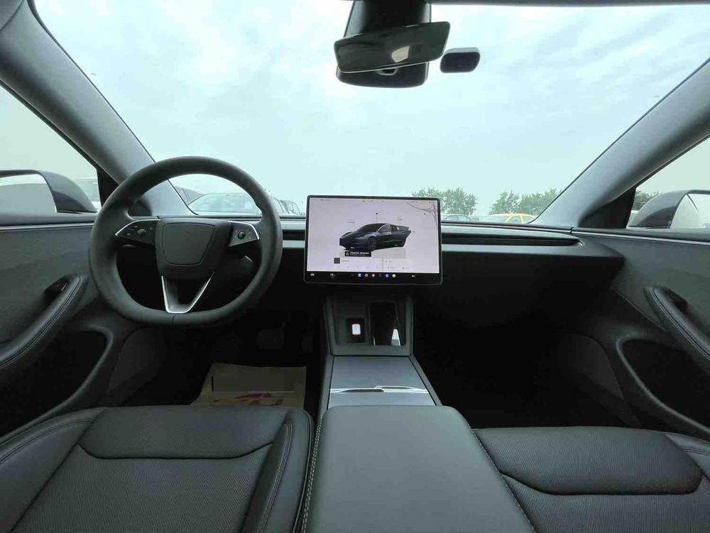 Tesla Model 3 2025 car image #8