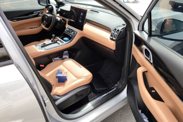 GEELY Boyue L 2025 صورة سيارة #27