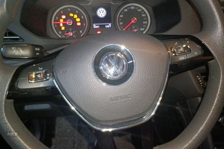 Volkswagen Tharu 2020 car image #12
