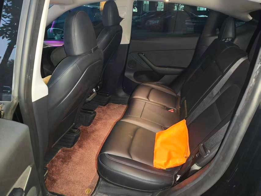 Tesla Model Y 2023 car image #7