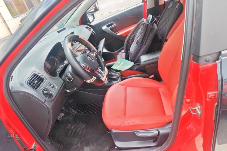 Volkswagen Polo 2018 car image #17